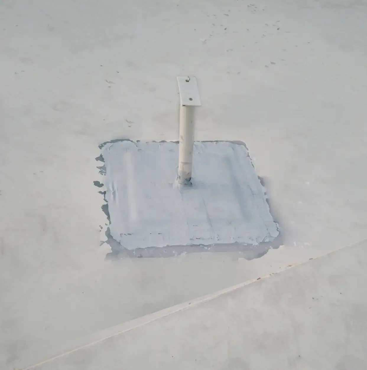 Protectolast® DR Cold Work Anchoring System on Tank Roof: Devcon® Titanium Putty/ Humidur® Application